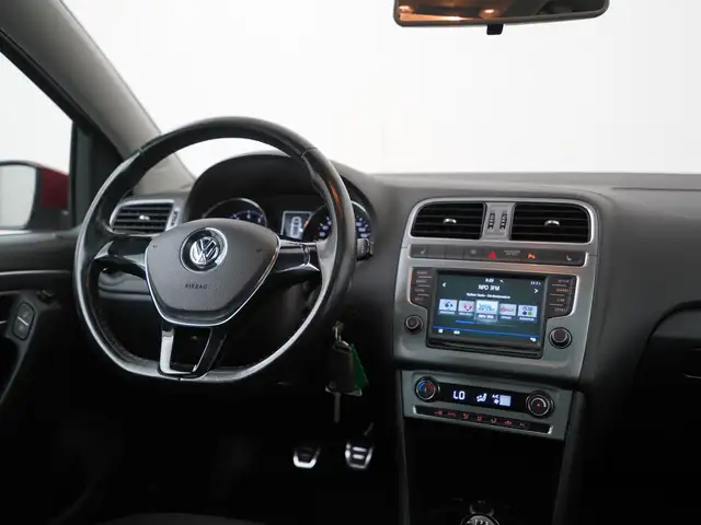 Volkswagen Polo view 5