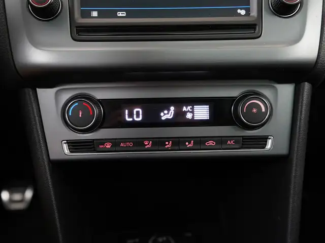 Volkswagen Polo view 11