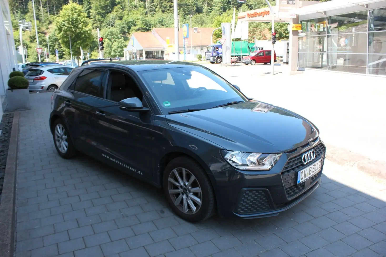 Audi A1 Sportback 30 1.0 TFSI Navi,GRA,PDC,BT Grau - 2