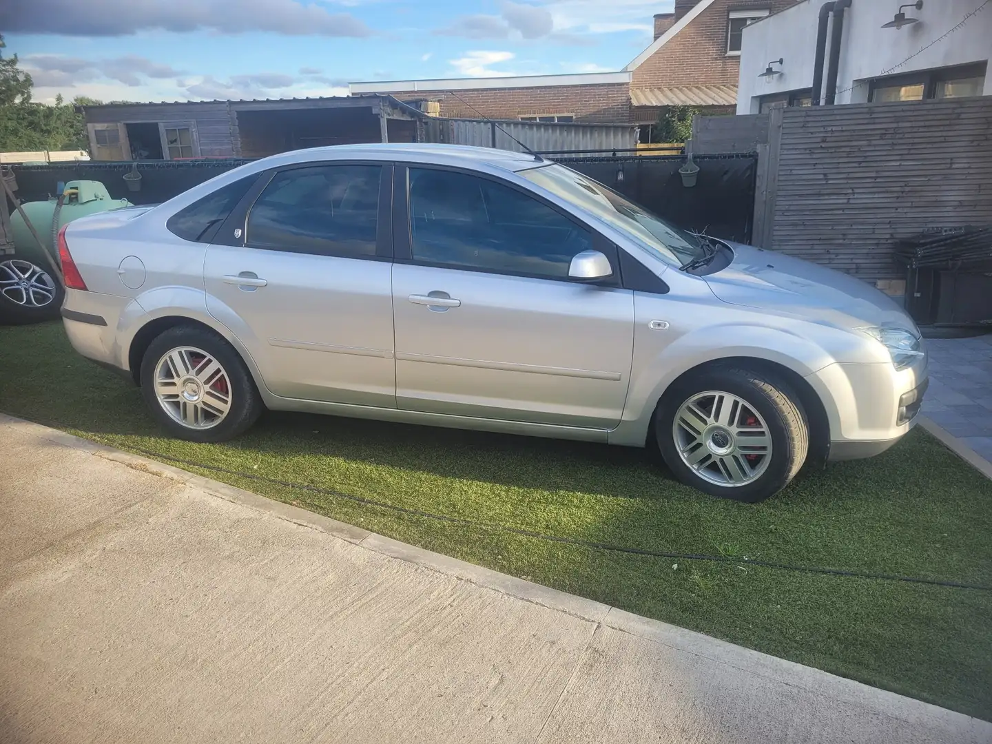 Ford Focus 1.6 16V Aut. Ghia - 1