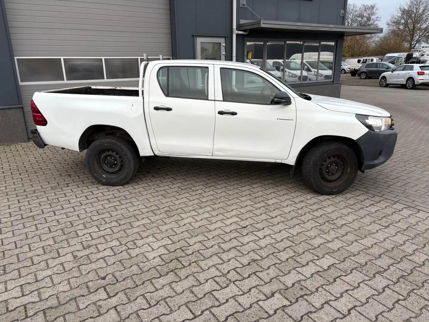Toyota Hilux 2.4 D-4D-F Double Cab 4X4 AIRCO bijela - 2