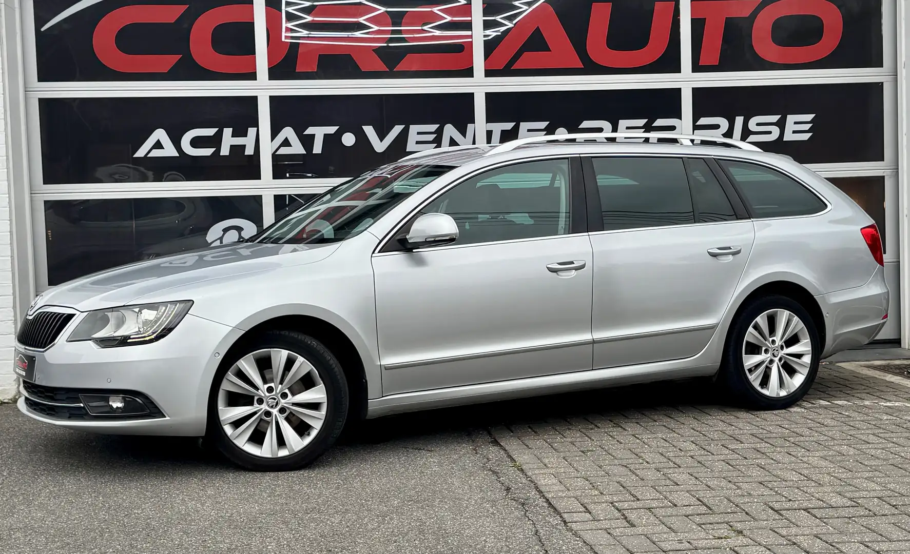 Skoda Superb Superb SW 1.6 CR TDi Elegance NAVI CUIR CRUISE XEN Gris - 1