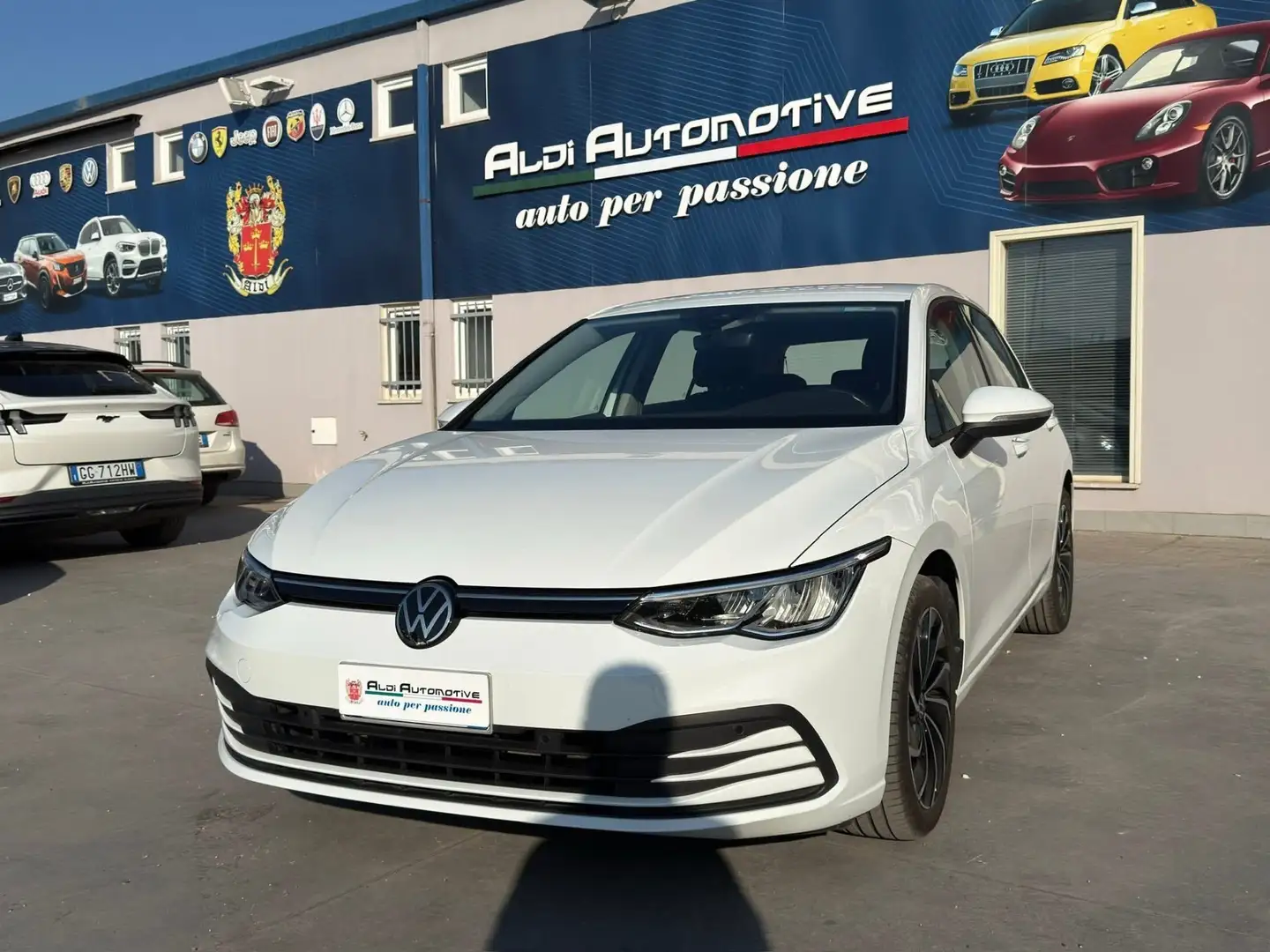 Volkswagen Golf 1.0 eTSI EVO DSG Life Bianco - 2