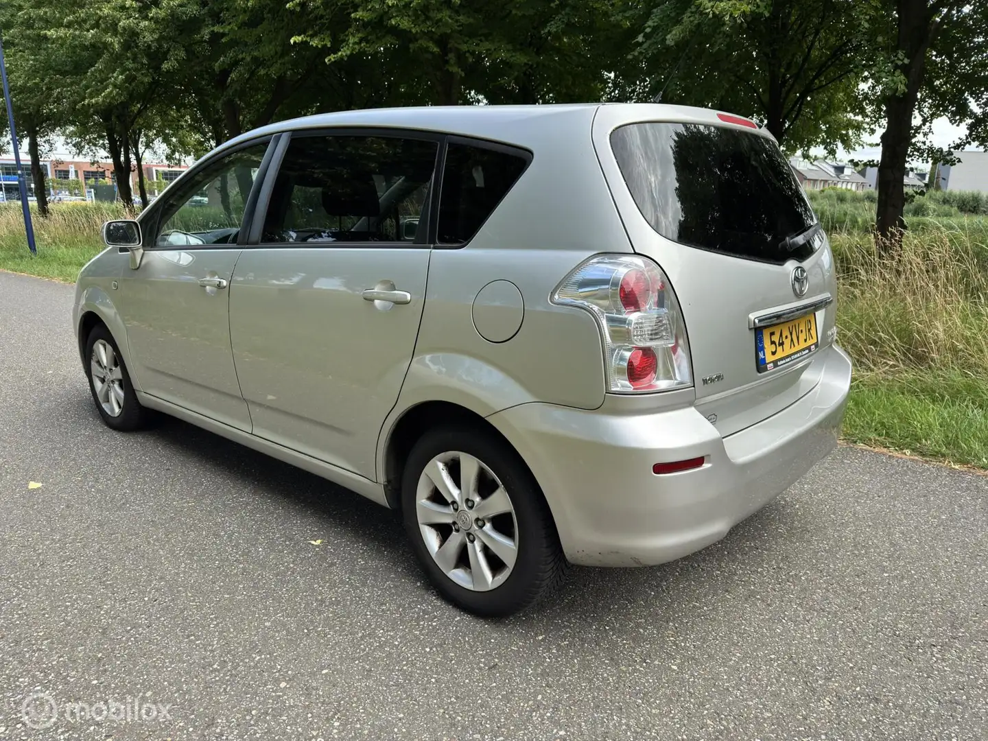 Toyota Verso 1.8 VVTi Executive 7P*AUT*LEDER*STOELVERWARMING Grijs - 2
