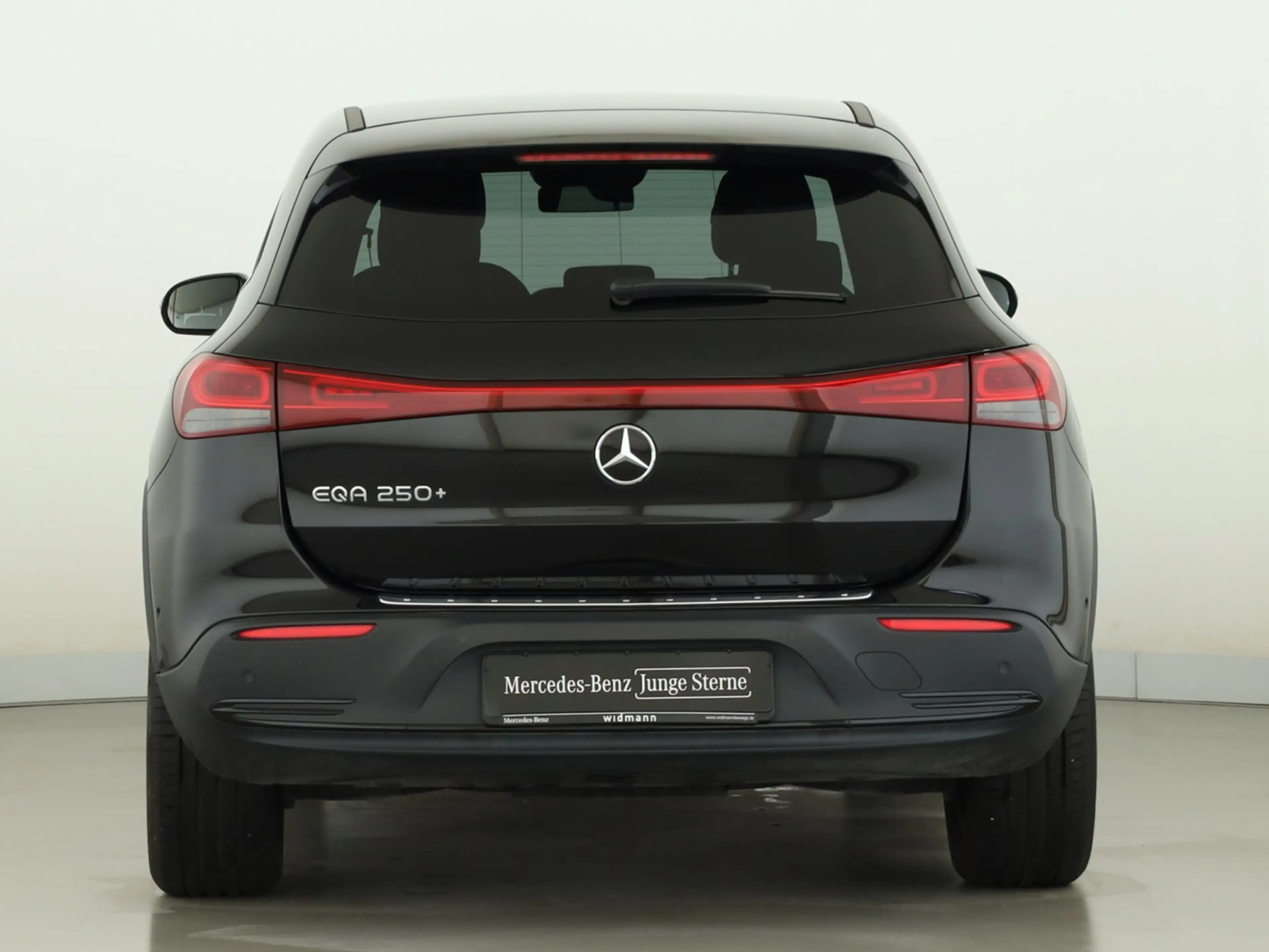 Mercedes-Benz EQA 250 + *Progressive*Memory*Distronic*el.Heck** — photo 4