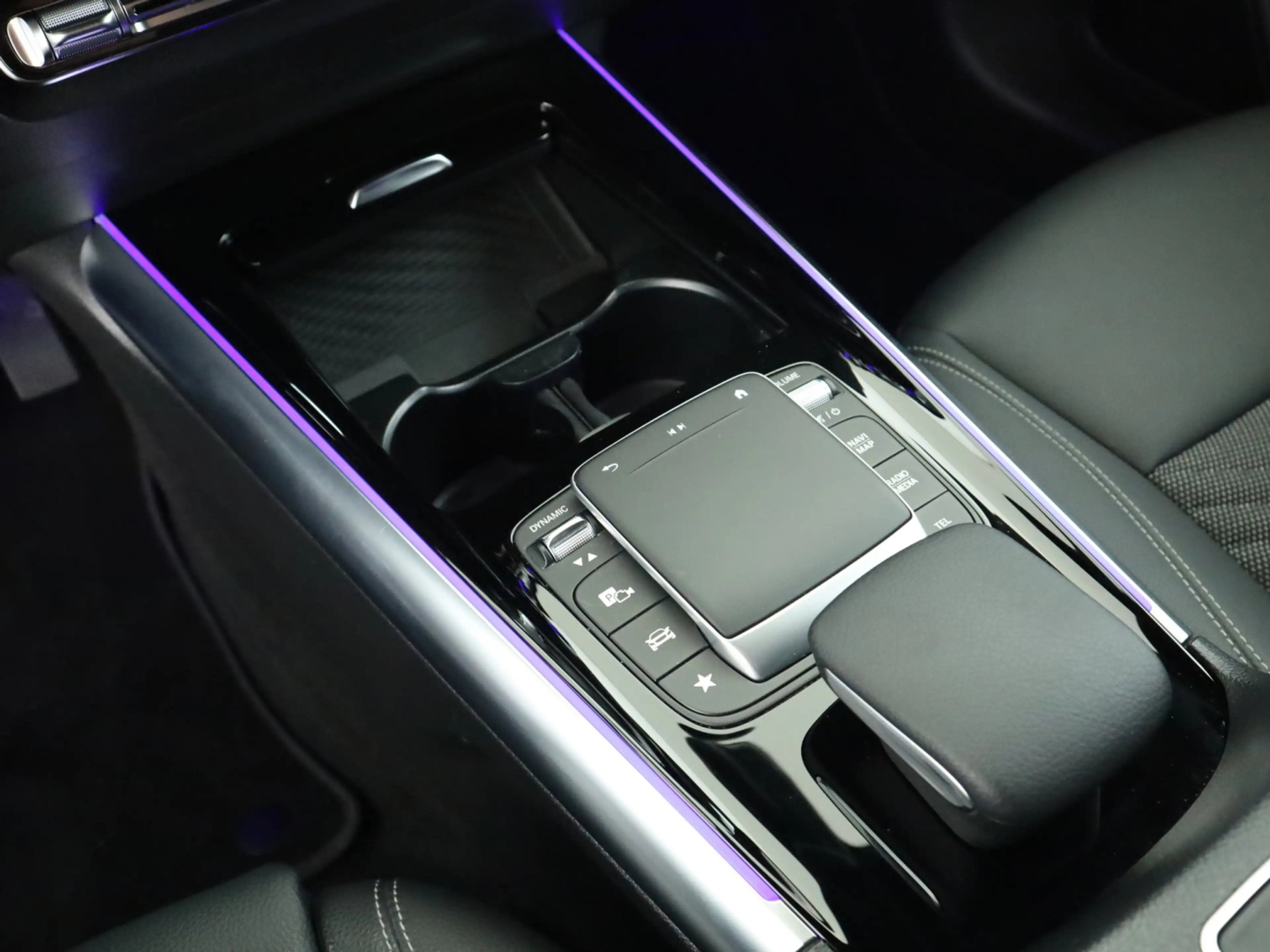 Mercedes-Benz EQA 250 + *Progressive*Memory*Distronic*el.Heck** — photo 15