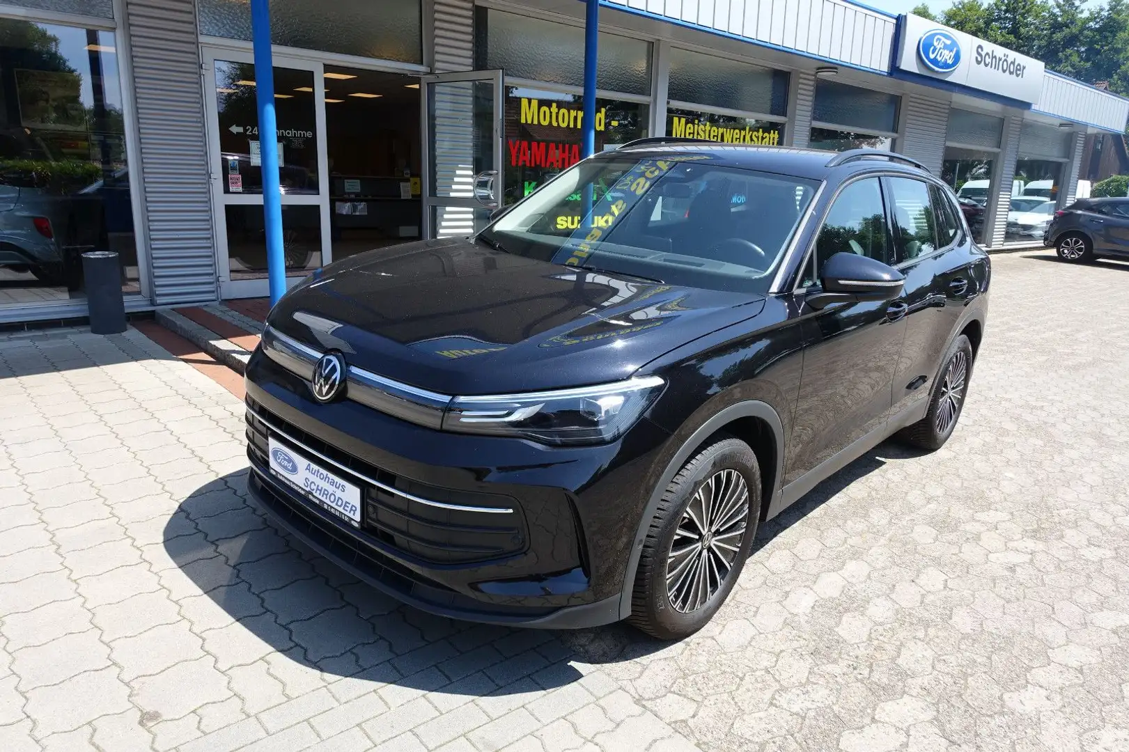 Volkswagen Tiguan 2.0 TDI 110 kW Life / Neues Modell Schwarz - 2