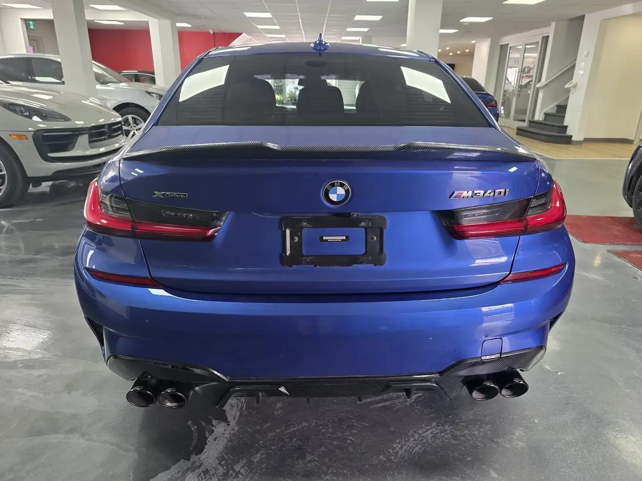 BMW 3 Series снимка BMW 3 Series