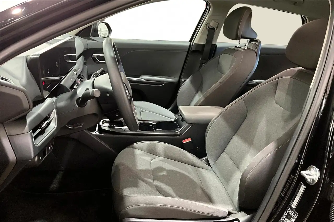 Kia K4 снимка Kia K4