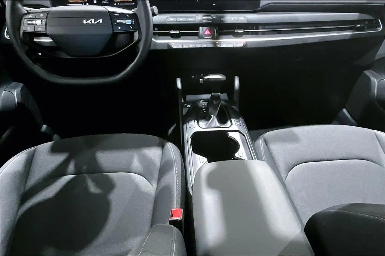 Kia K4 снимка Kia K4