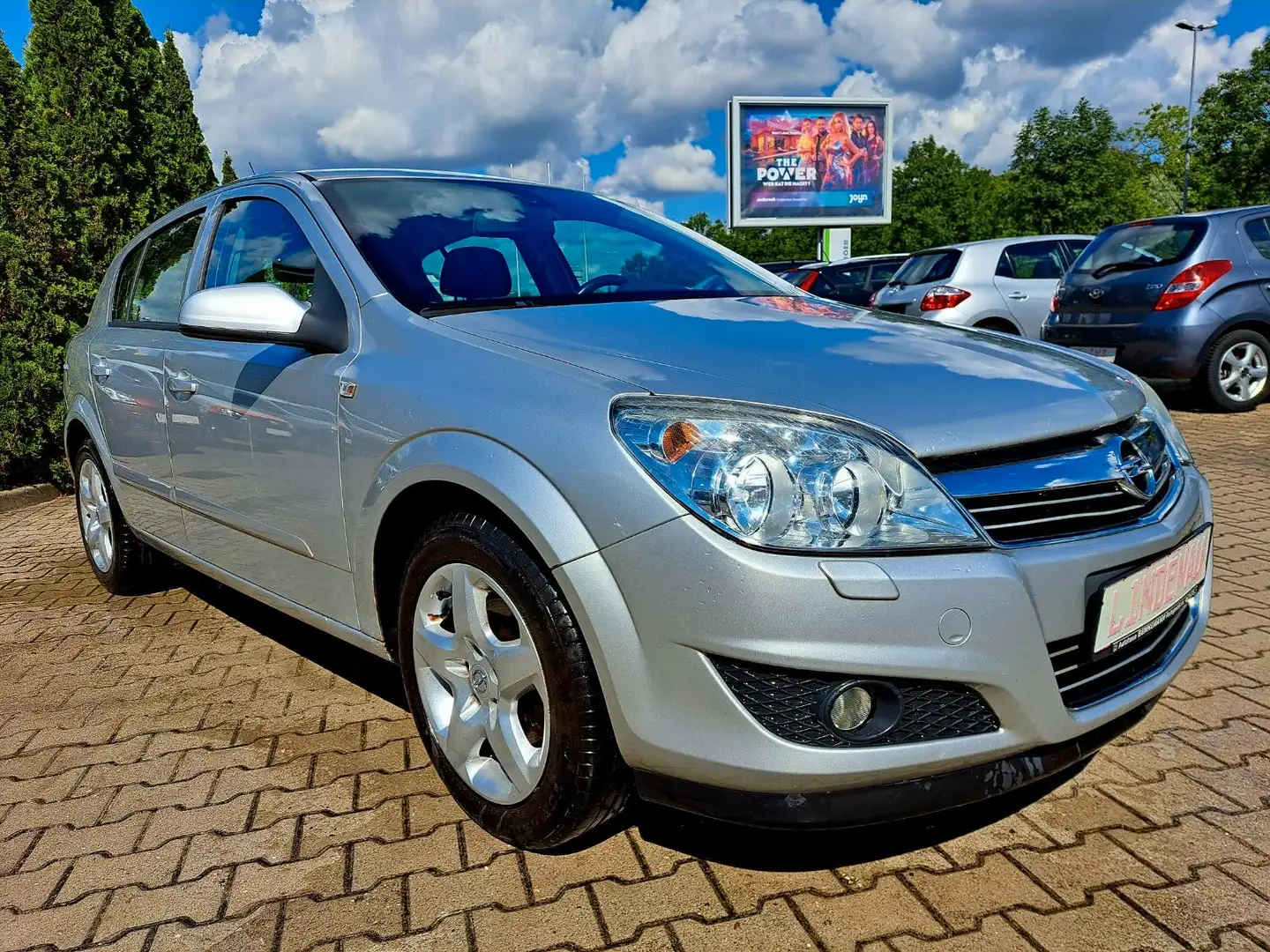 Opel Astra H Lim. Edition Silber - 2