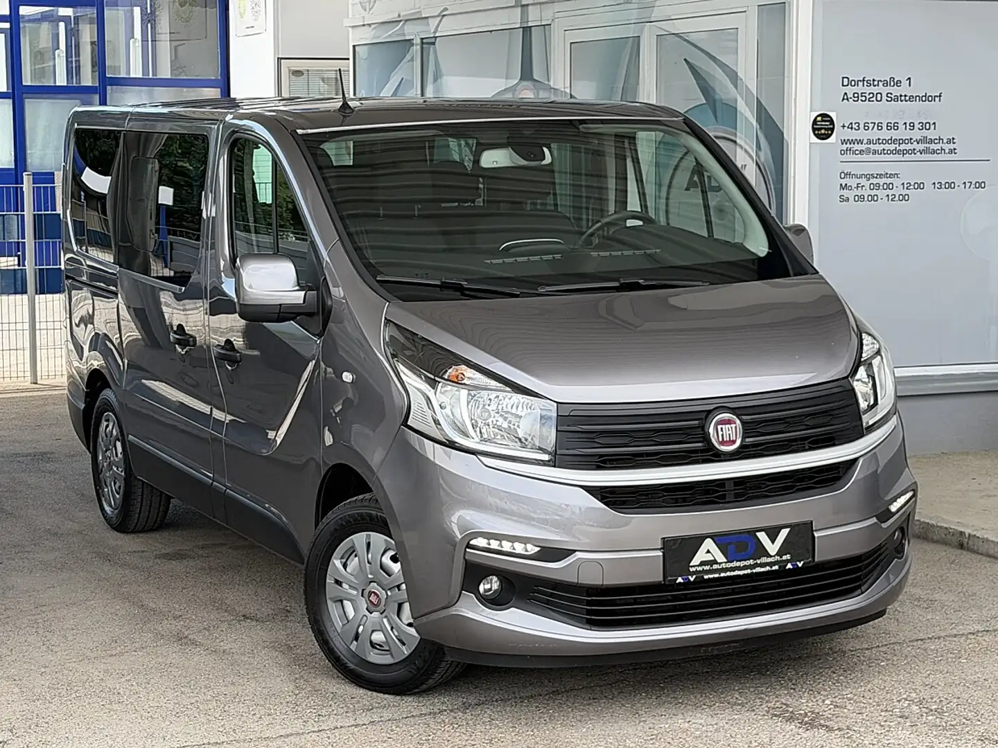 Fiat Talento Panorama 3,0t 2,0 EcoJet 145 L1H1 Family Grau - 1