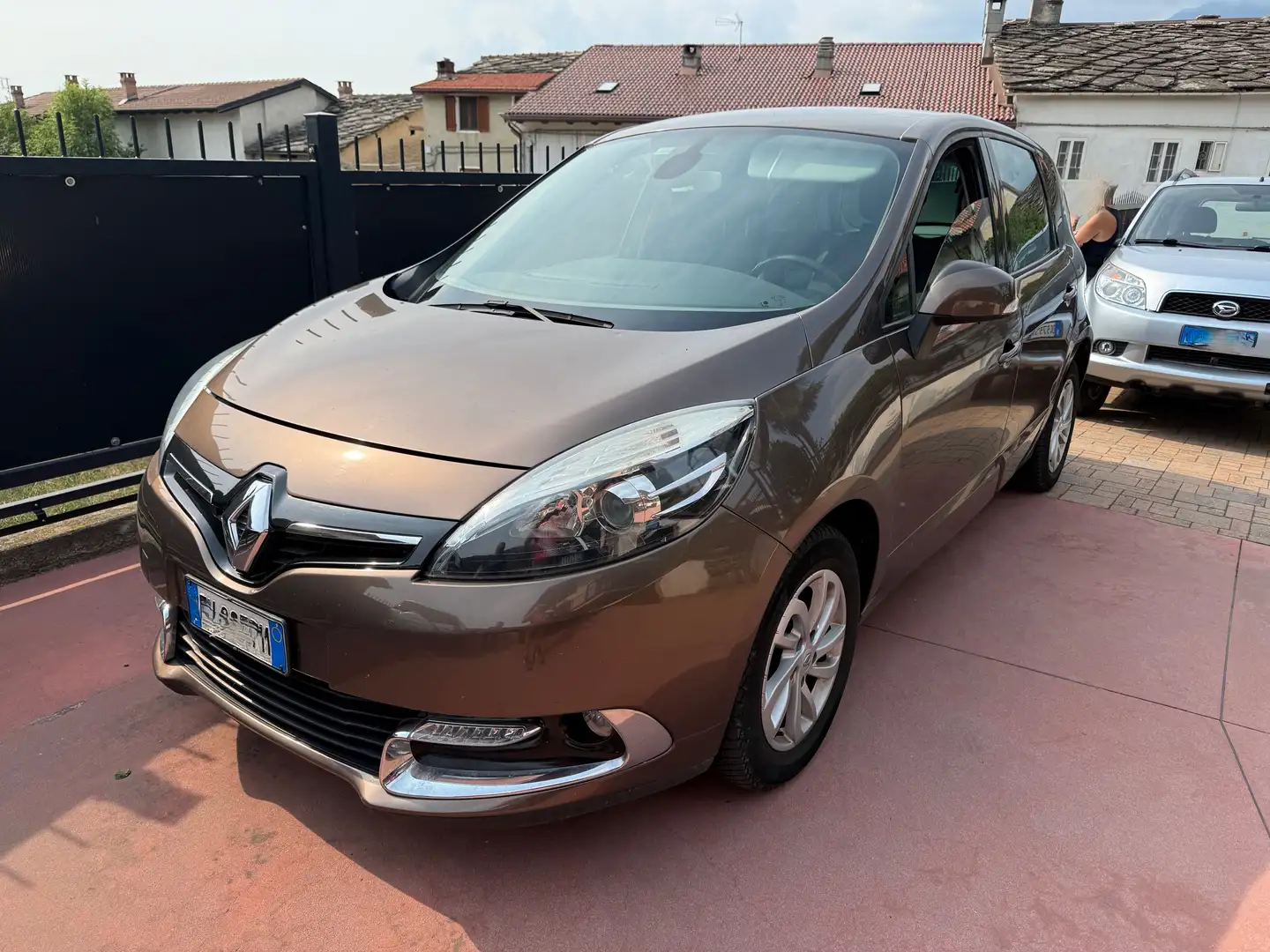 Renault Scenic Scenic III X-Mod 2012 X-Mod 1.5 dci Wave s Brun - 1
