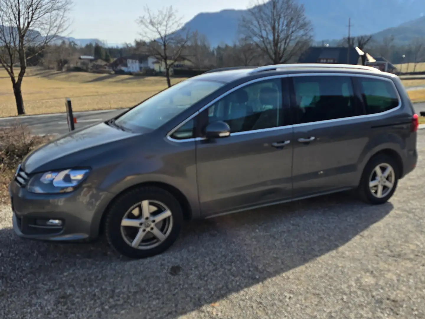 Volkswagen Sharan Highline BMT SCR 2,0 TDI Grau - 1