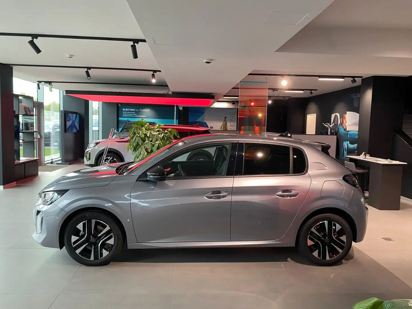 Peugeot 208 PureTech 100 Stop&Start 5 porte Allure Grijs - 2