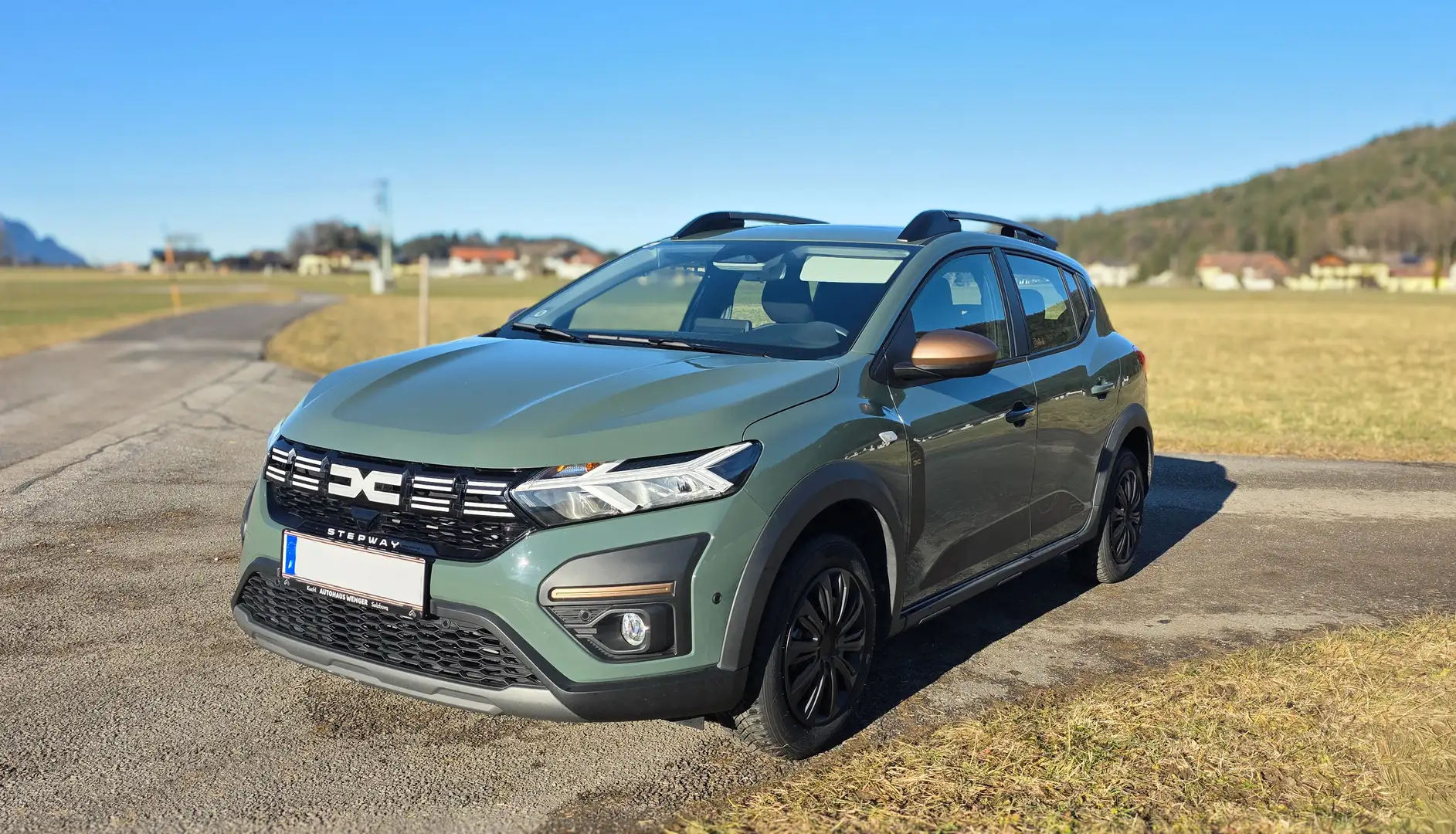 Dacia Sandero "Stepway Extreme" Automatik Grün - 1