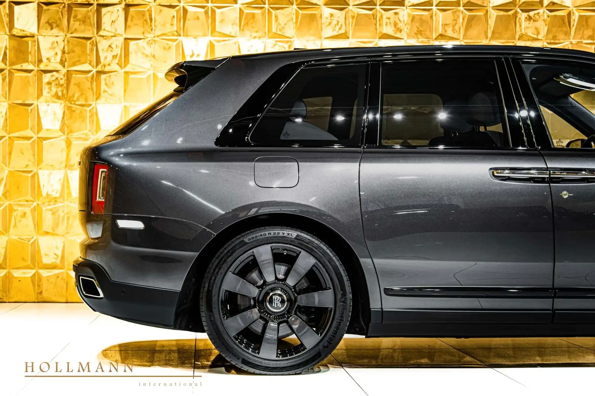 롤스로이스 컬리넌 2021 은색 사진 8