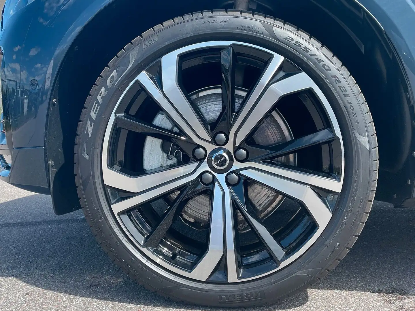 Volvo XC60 B5 AWD Ultra Dark ACC BLIS HUD SD Azul - 2