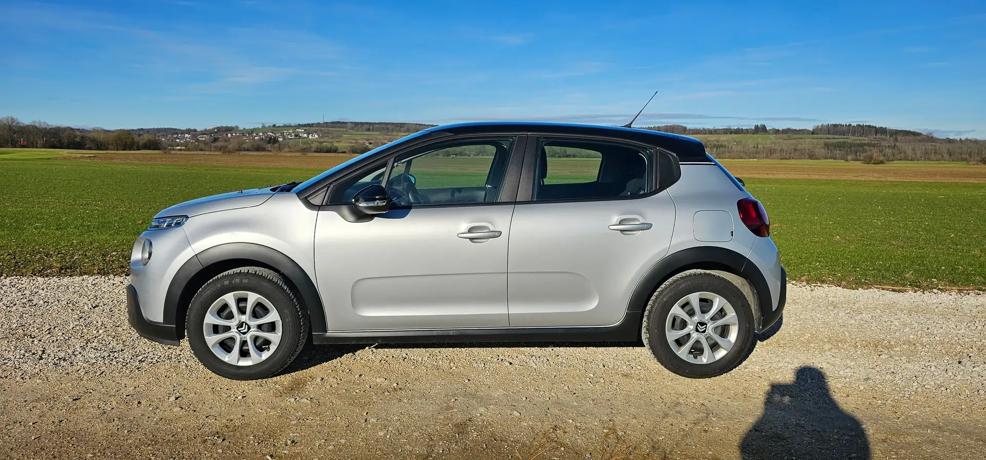 Citroen C3 Pure Tech 82 FEEL Nur 27.800 km Plateado - 2