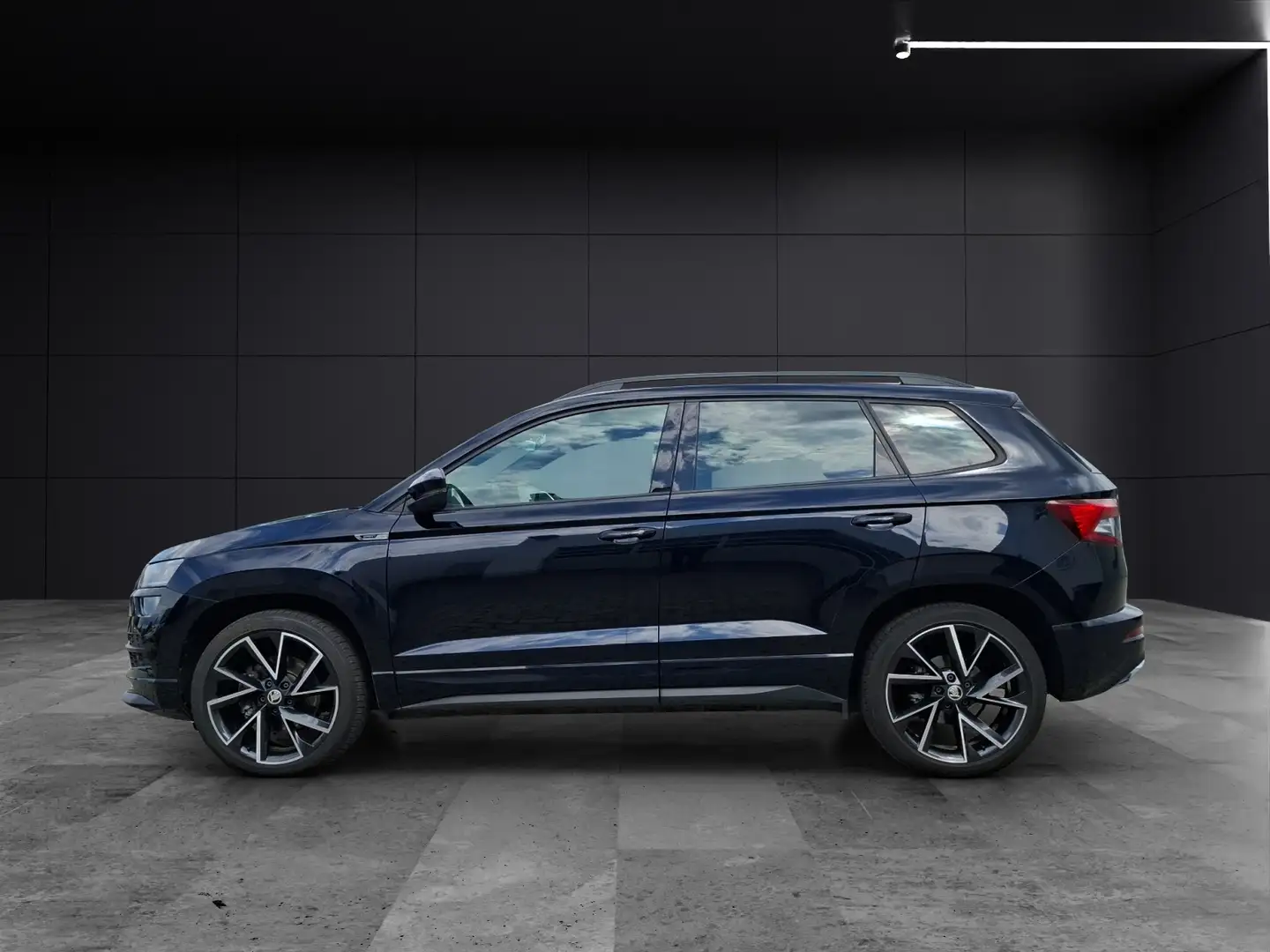 Skoda Karoq TSI Sportline DSG 4x4 LED AHK Navi PANO ACC RFK... Schwarz - 2