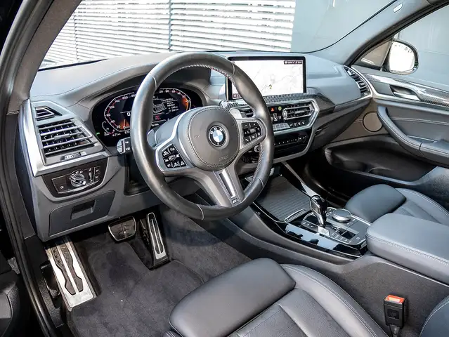 BMW X3 M view 3