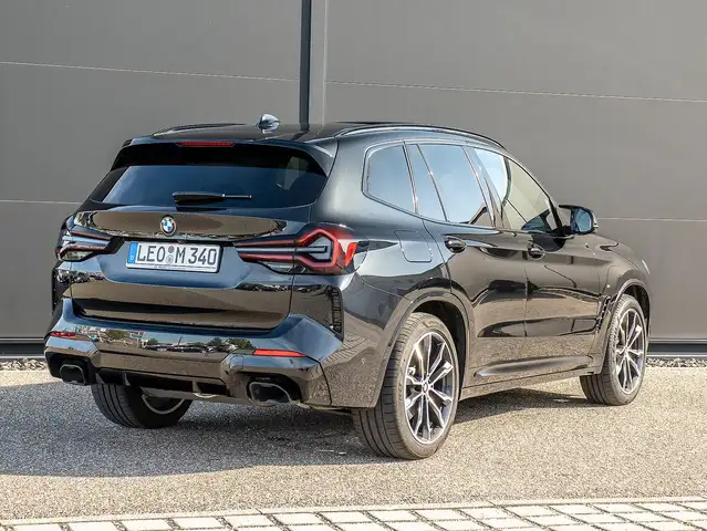 BMW X3 M view 2