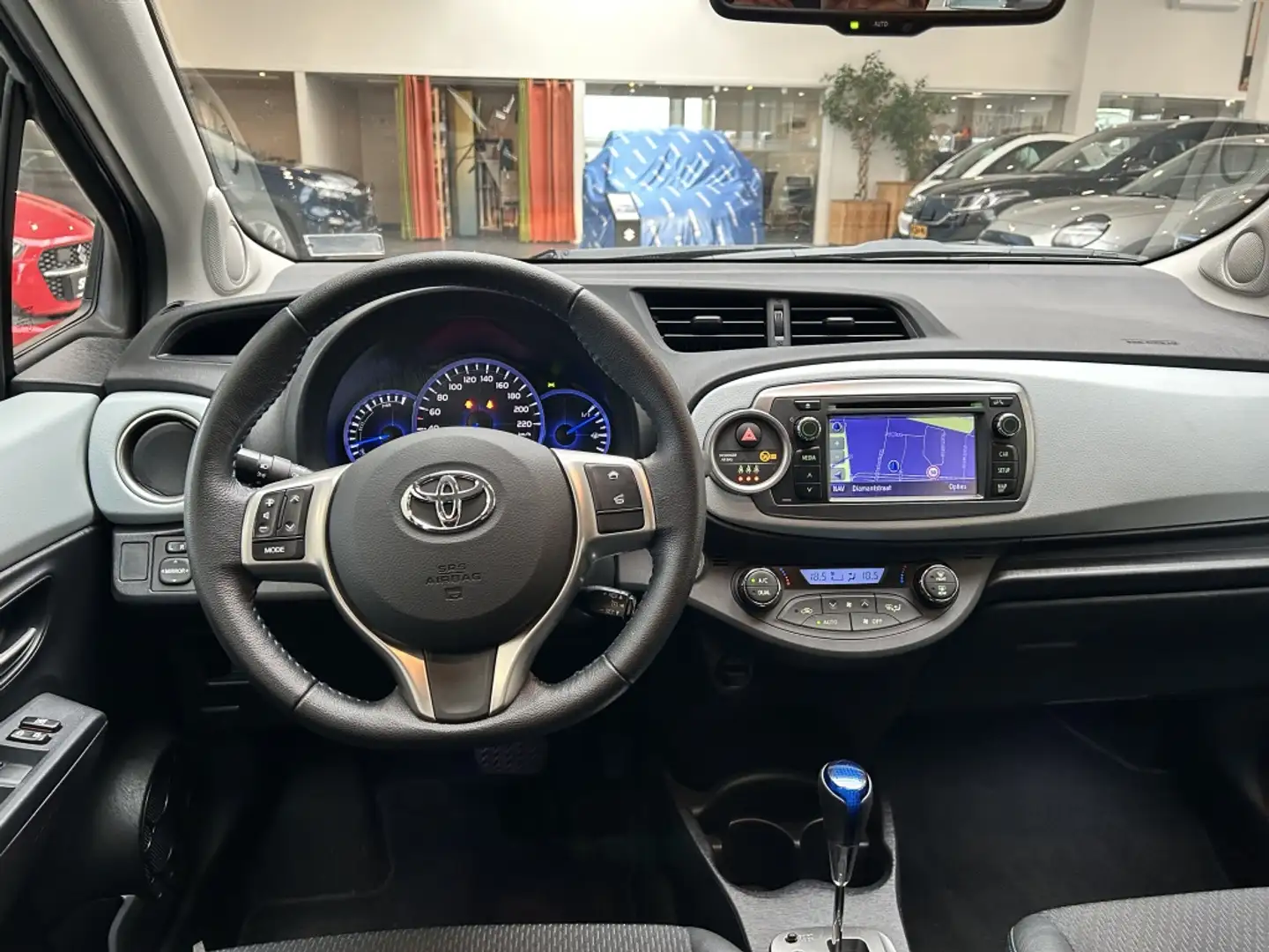 Toyota Yaris 1.5 Hybrid Dynamic [TREKHAAK| CLIMA| CRUISE CONTRO Сірий - 2
