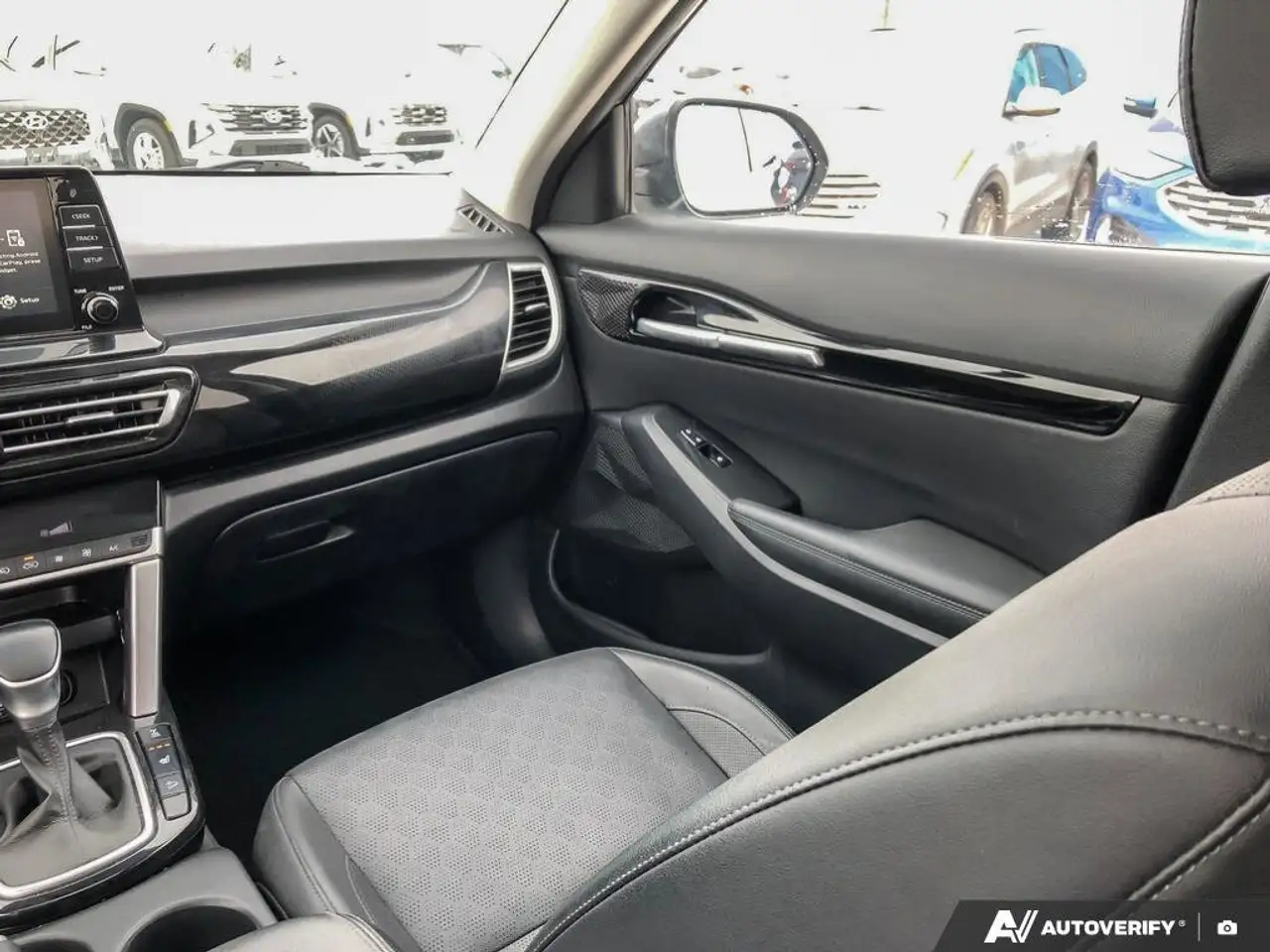 Kia Seltos снимка Kia Seltos