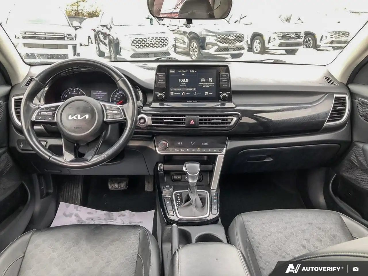 Kia Seltos снимка Kia Seltos