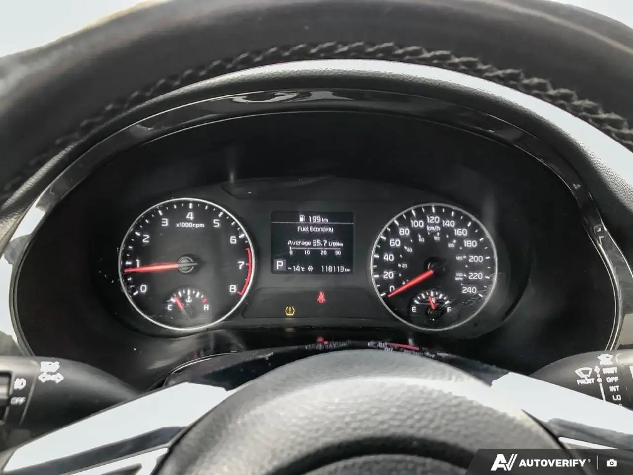 Kia Seltos снимка Kia Seltos