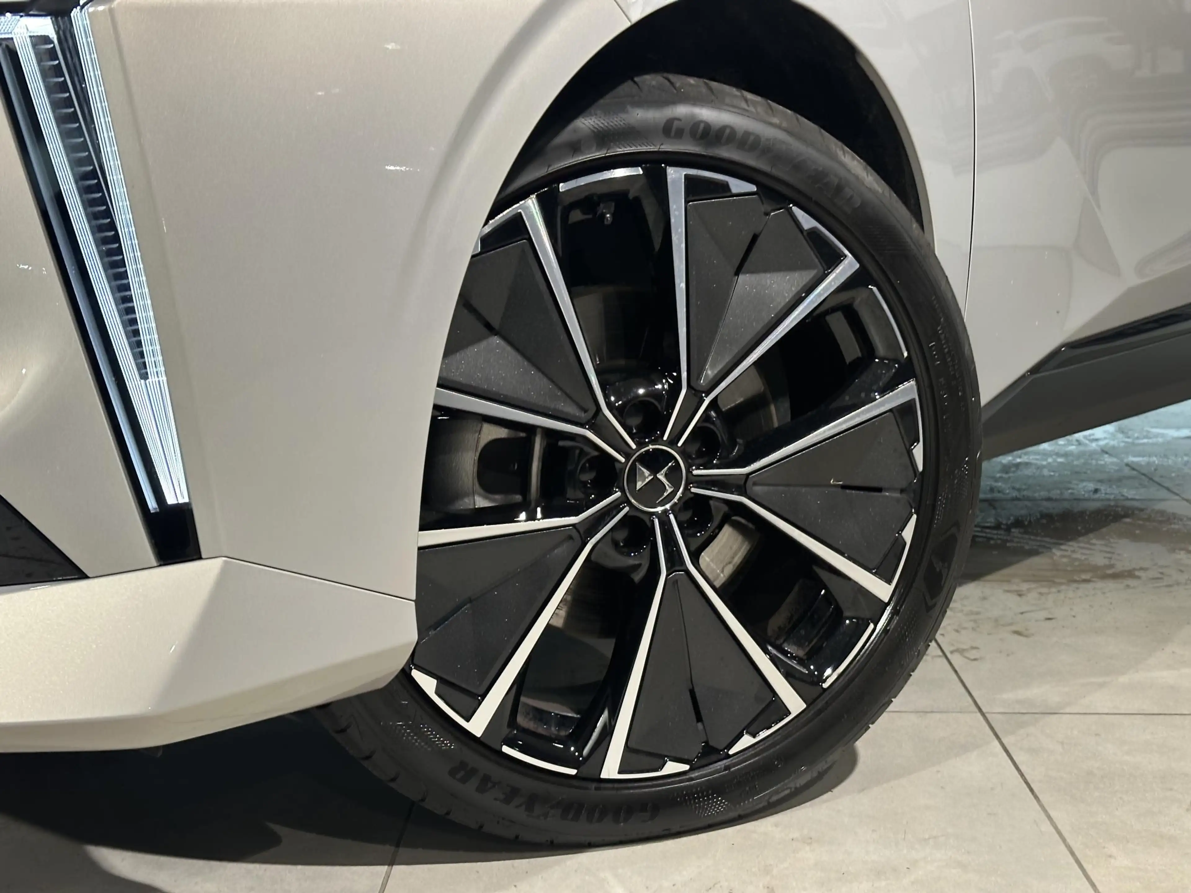 DS Automobiles DS 4 No 1.6 PHEV Etoile Nappa | Panoramisch Schuif kant — photo 9