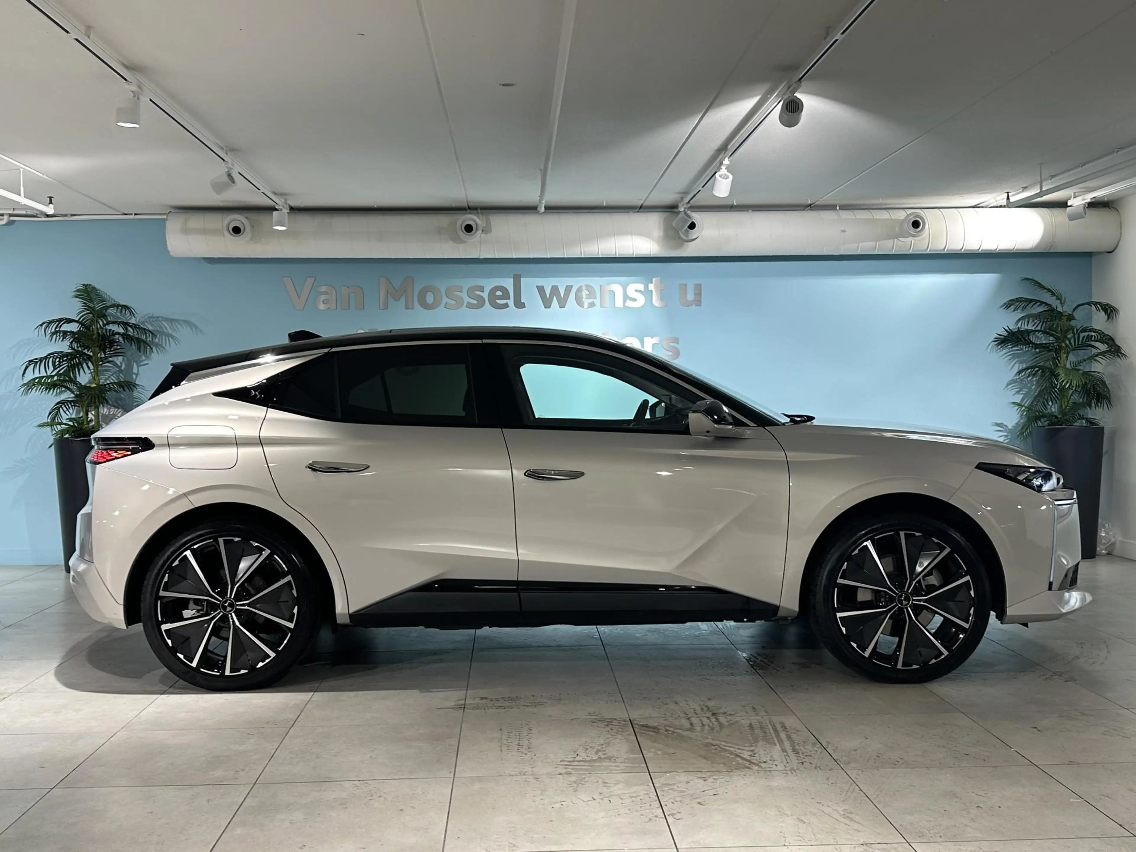 DS Automobiles DS 4 No 1.6 PHEV Etoile Nappa | Panoramisch Schuif kant — photo 5