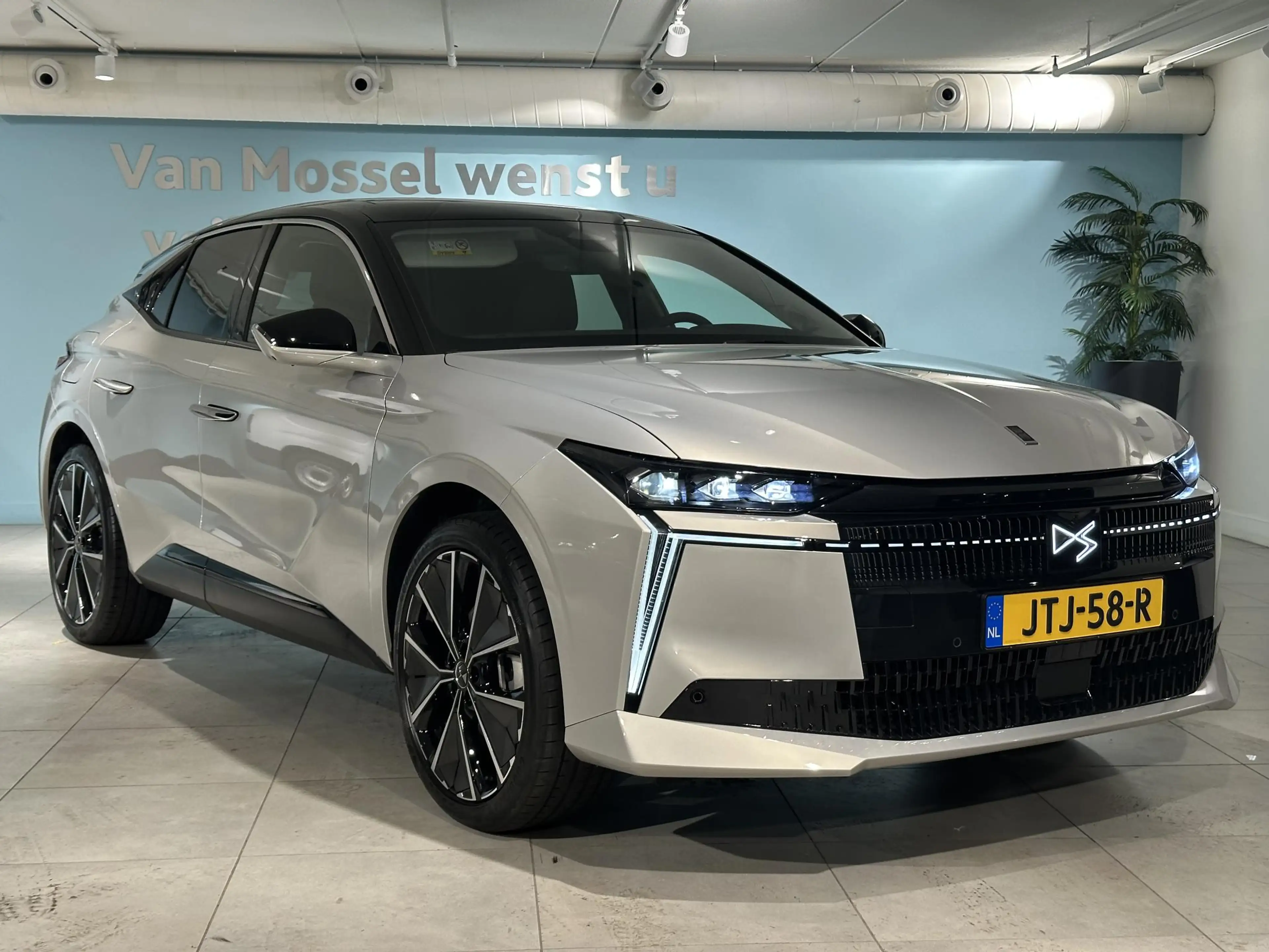DS Automobiles DS 4 No 1.6 PHEV Etoile Nappa | Panoramisch Schuif kant — photo 6
