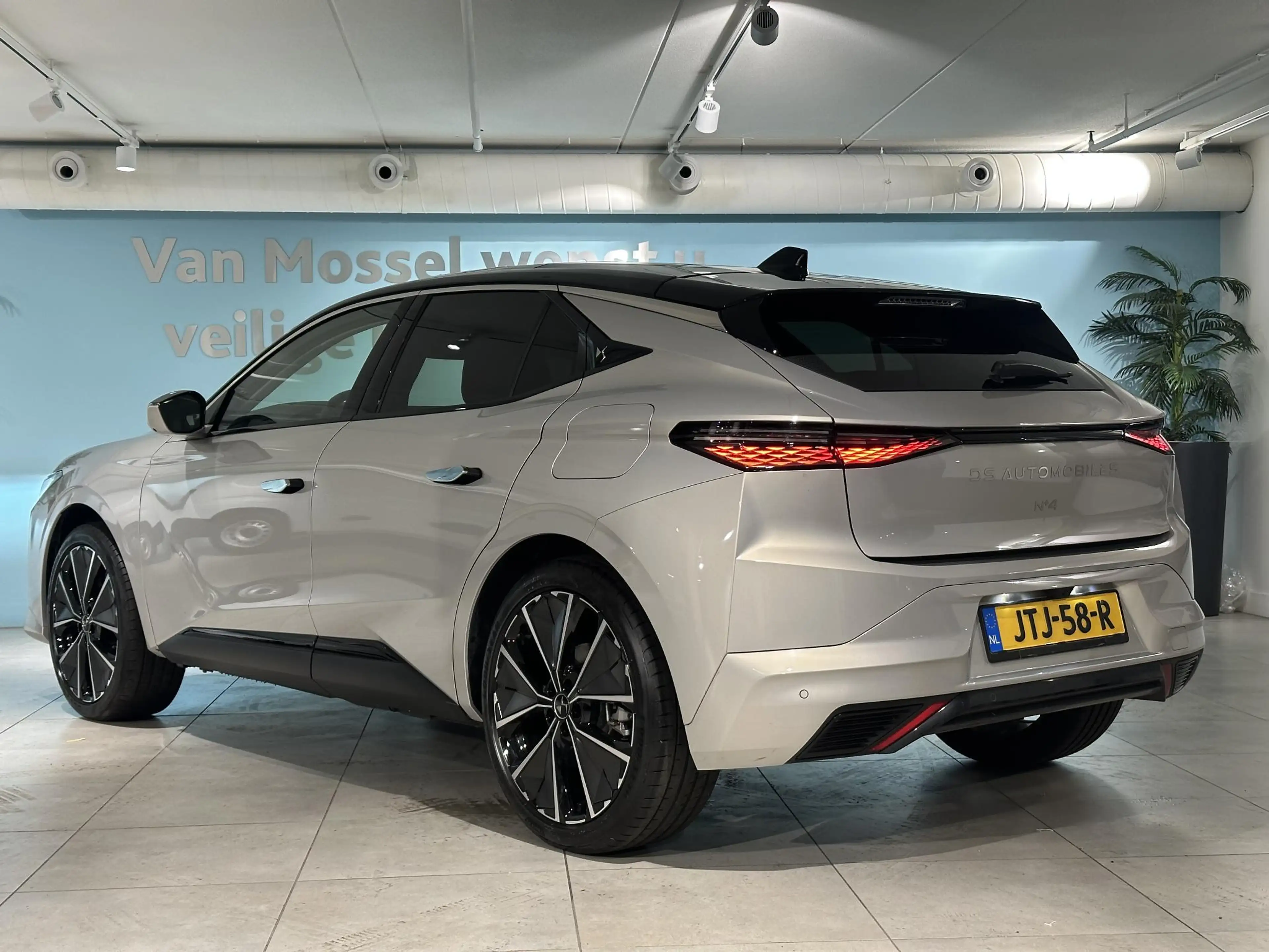 DS Automobiles DS 4 No 1.6 PHEV Etoile Nappa | Panoramisch Schuif kant — photo 7