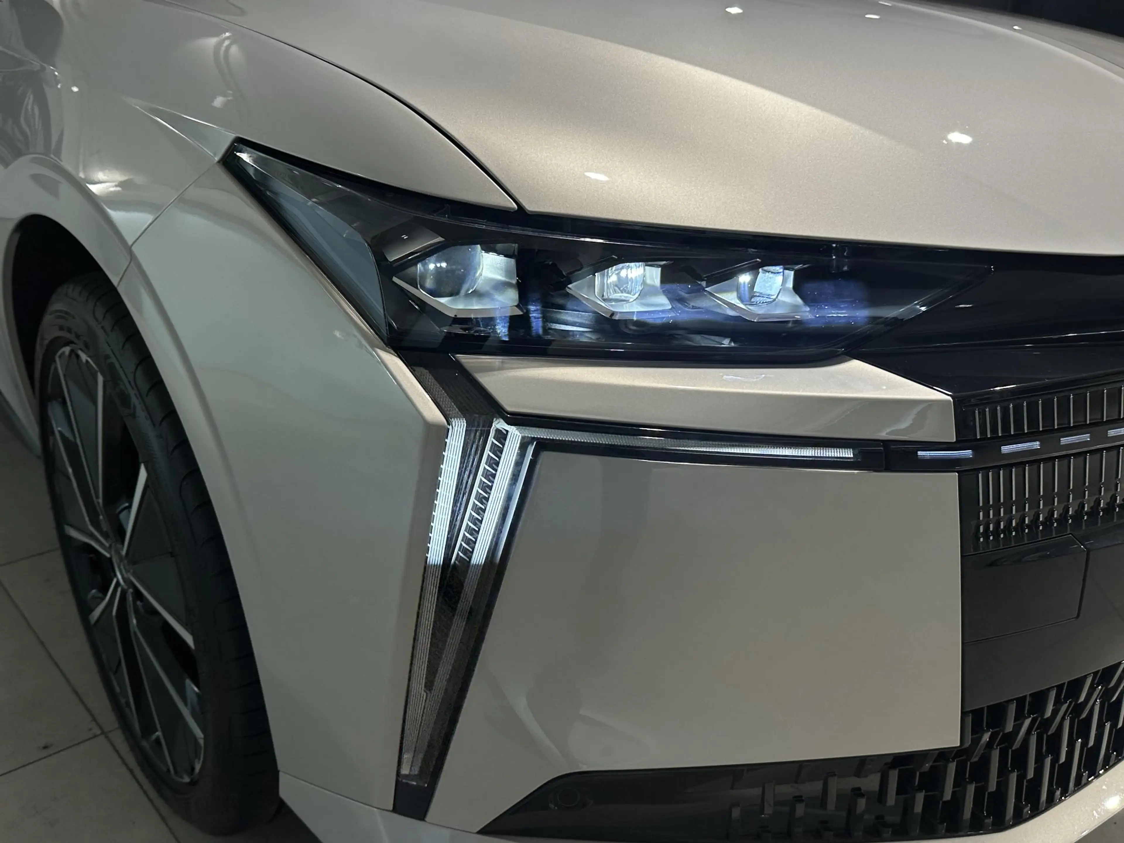 DS Automobiles DS 4 No 1.6 PHEV Etoile Nappa | Panoramisch Schuif kant — photo 10