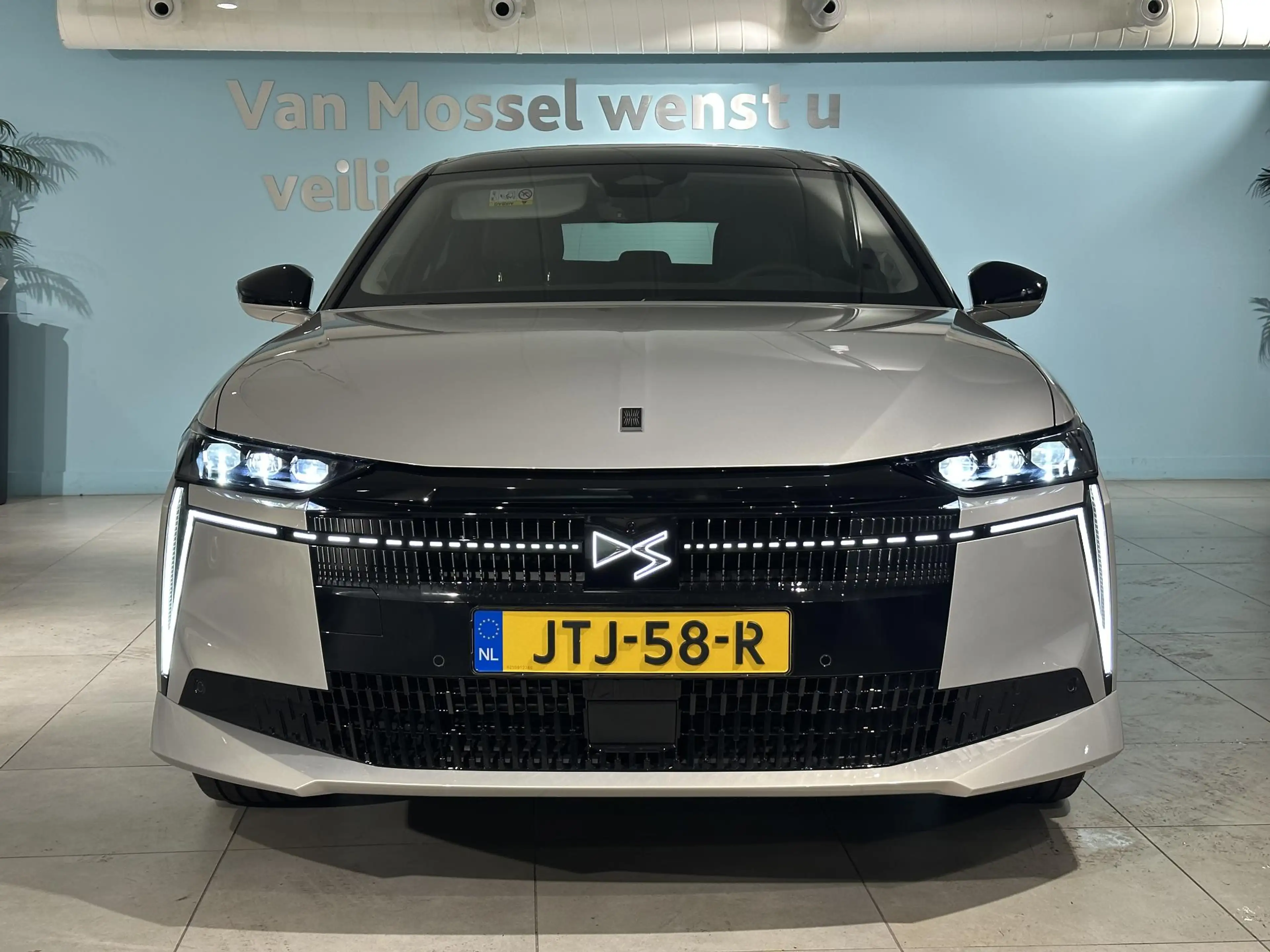 DS Automobiles DS 4 No 1.6 PHEV Etoile Nappa | Panoramisch Schuif kant — photo 4