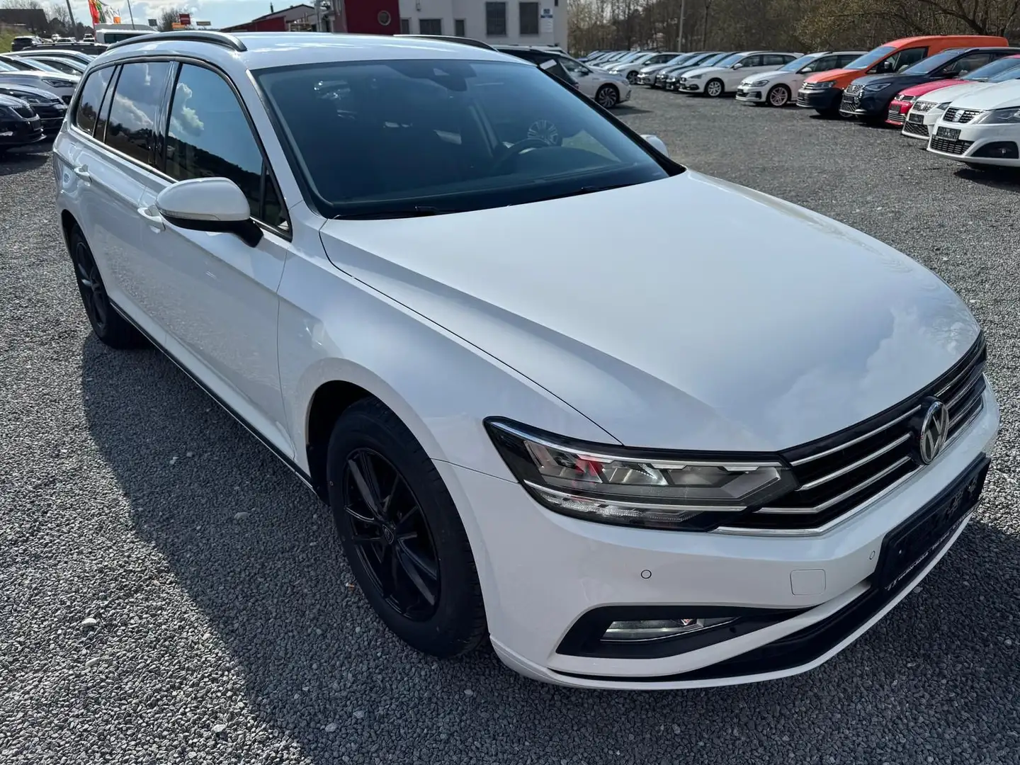 Volkswagen Passat Variant 2.0 TDI *DSG*PDCHI+VO+KAMERA*NAVI Weiß - 1