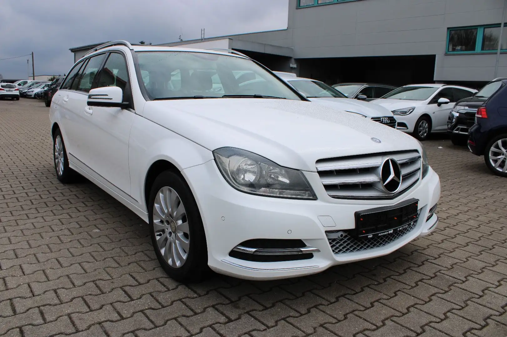 Mercedes-Benz C 180 T Autom AVANTGARDE AHK,PDC,Schiebedach,SHZ Weiß - 2