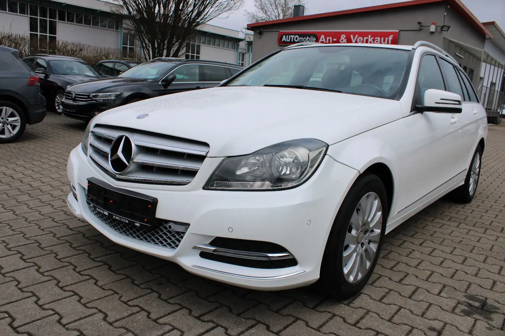 Mercedes-Benz C 180 T Autom AVANTGARDE AHK,PDC,Schiebedach,SHZ Weiß - 1