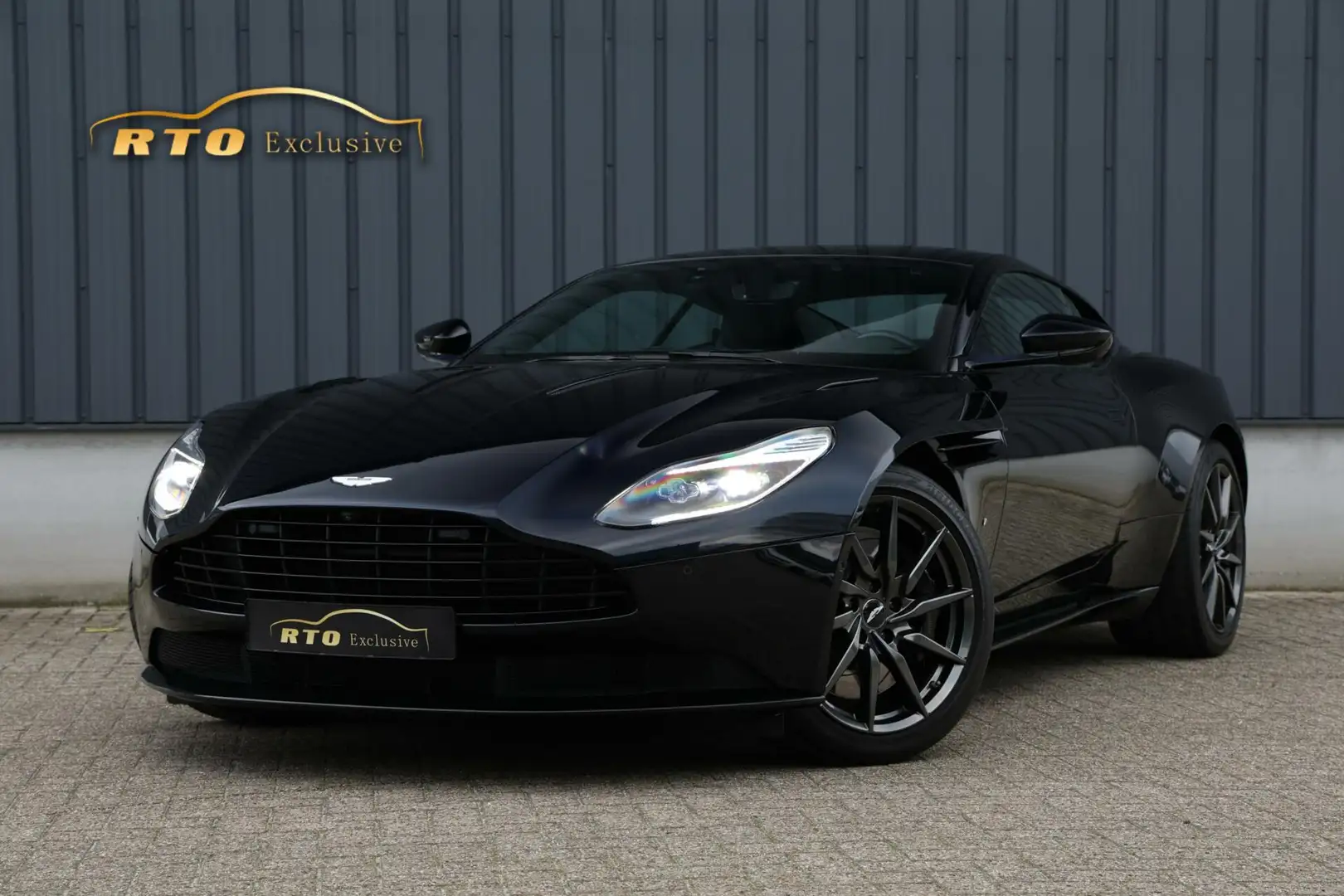 Aston Martin DB11 5.2 V12|B&O|NL-auto|360*|forged carbon Zwart - 1