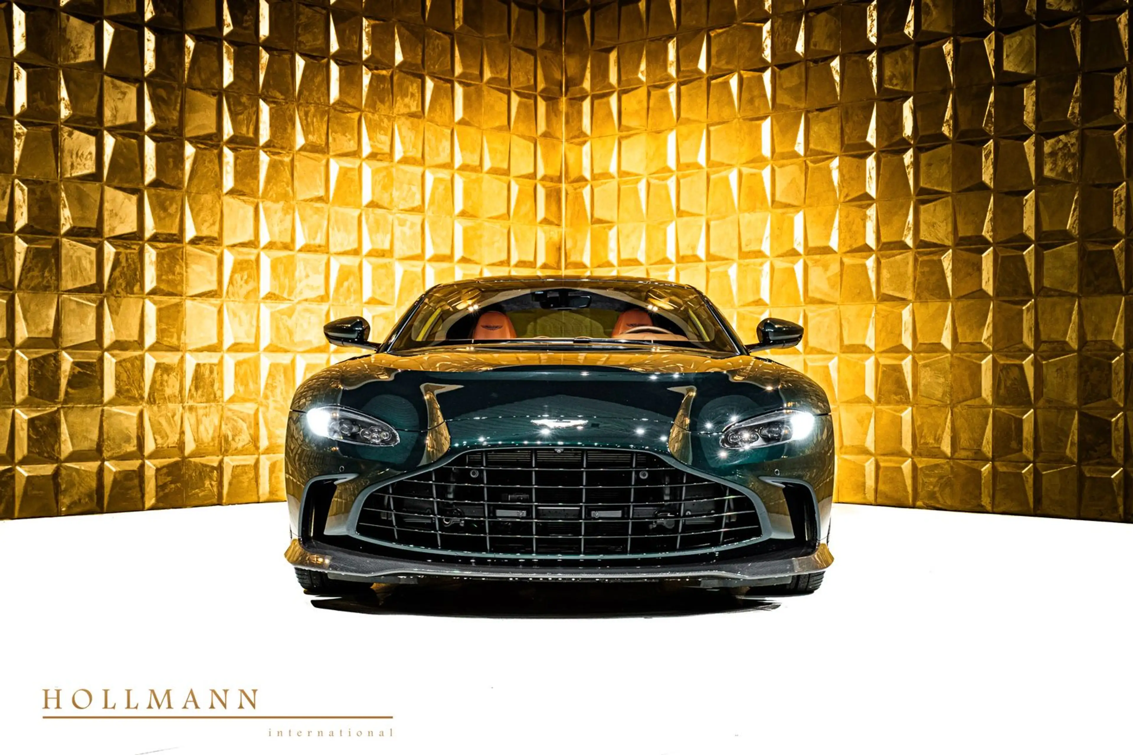 Aston Martin Vantage CARBON + CERAMIC + 360 CAMERA — photo 7