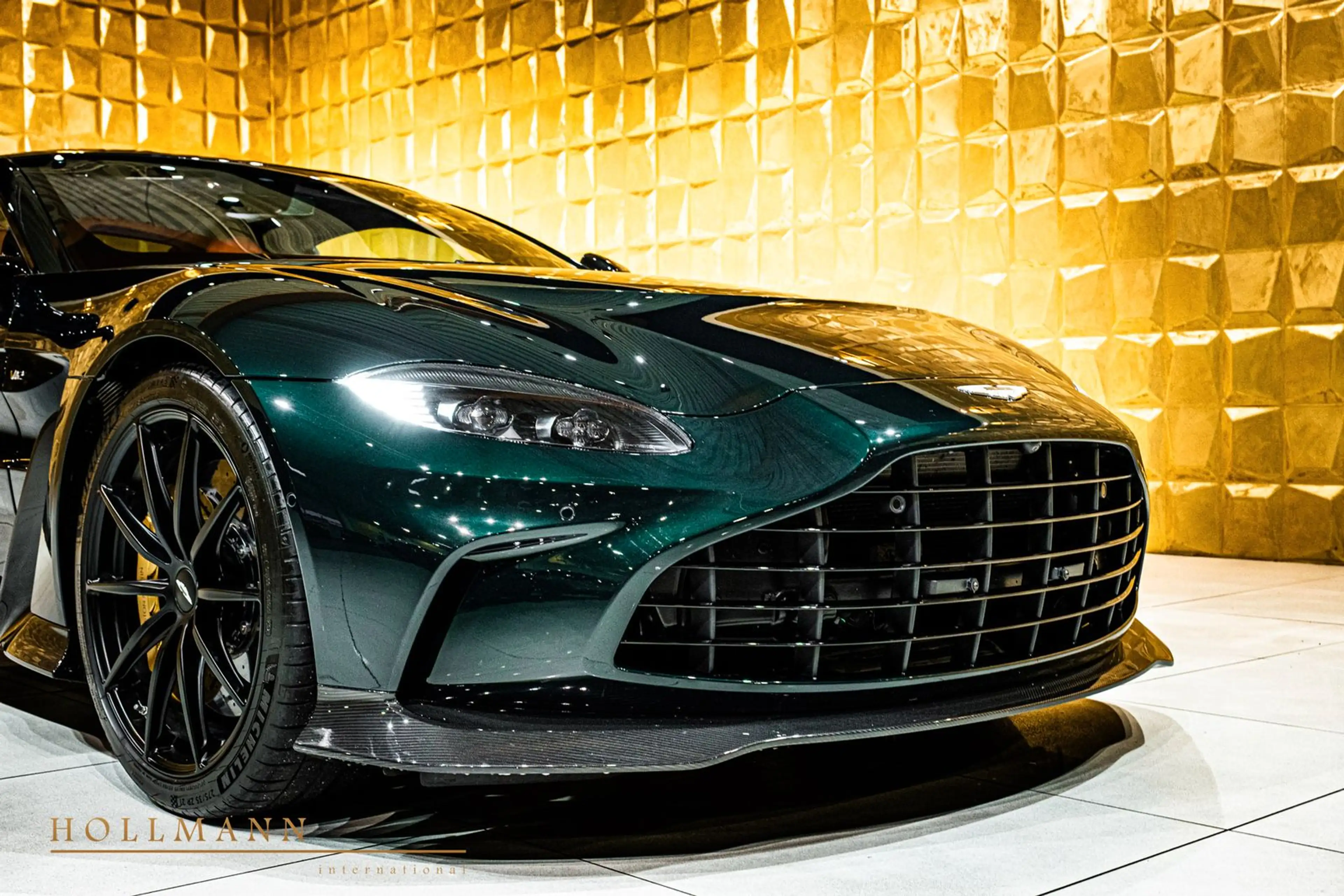 Aston Martin Vantage CARBON + CERAMIC + 360 CAMERA — photo 8