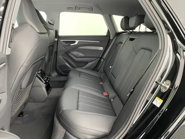 Audi A6 view 11