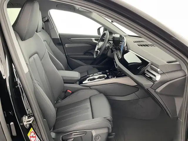 Audi A6 view 10