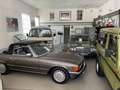 Mercedes-Benz 560 560 SL  R107    "SCHECKHEFT"CARFAX"VOLLE HISTORIE" Grijs - thumbnail 24