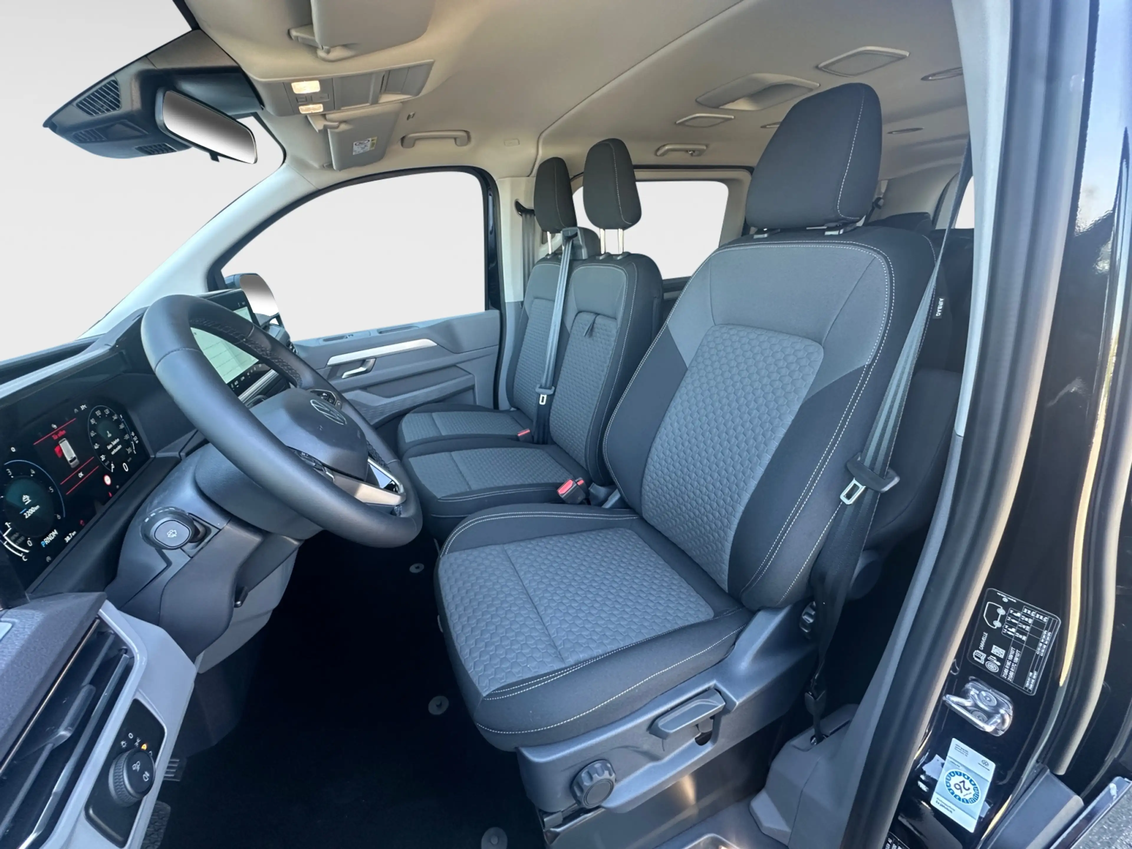 Volkswagen T7 Caravelle 2,0 TDI 4motion Automatik 9-Sitzer — photo 8