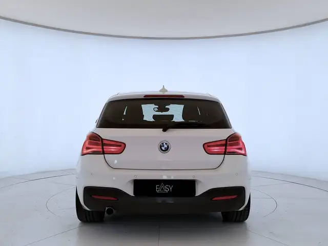 BMW 1 Series view 6