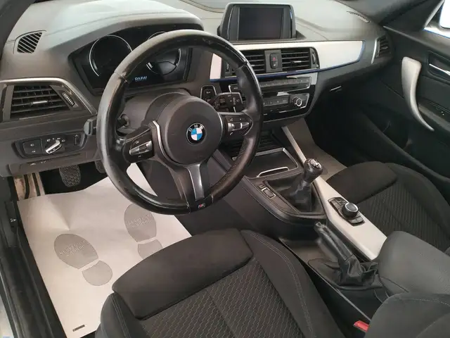 BMW 1 Series view 9