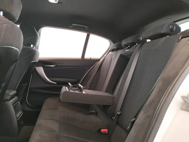 BMW 1 Series view 11