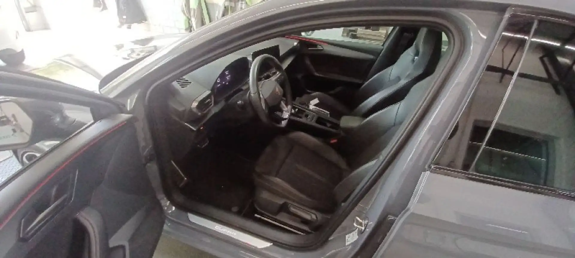 CUPRA Leon 2.0 TSI DSG VZ - 2